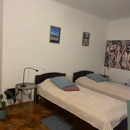 Artist's Quarter, Margit At The Danube Apartman *