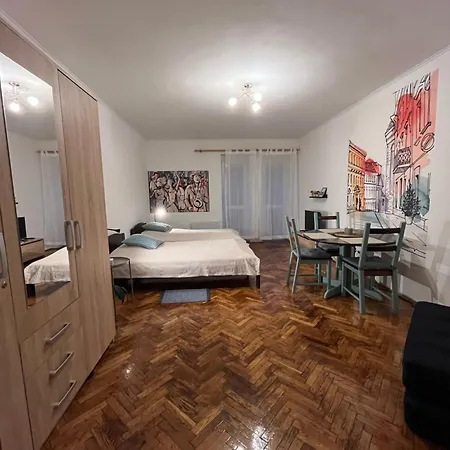 Artist's Quarter, Margit At The Danube Appartement Budapest